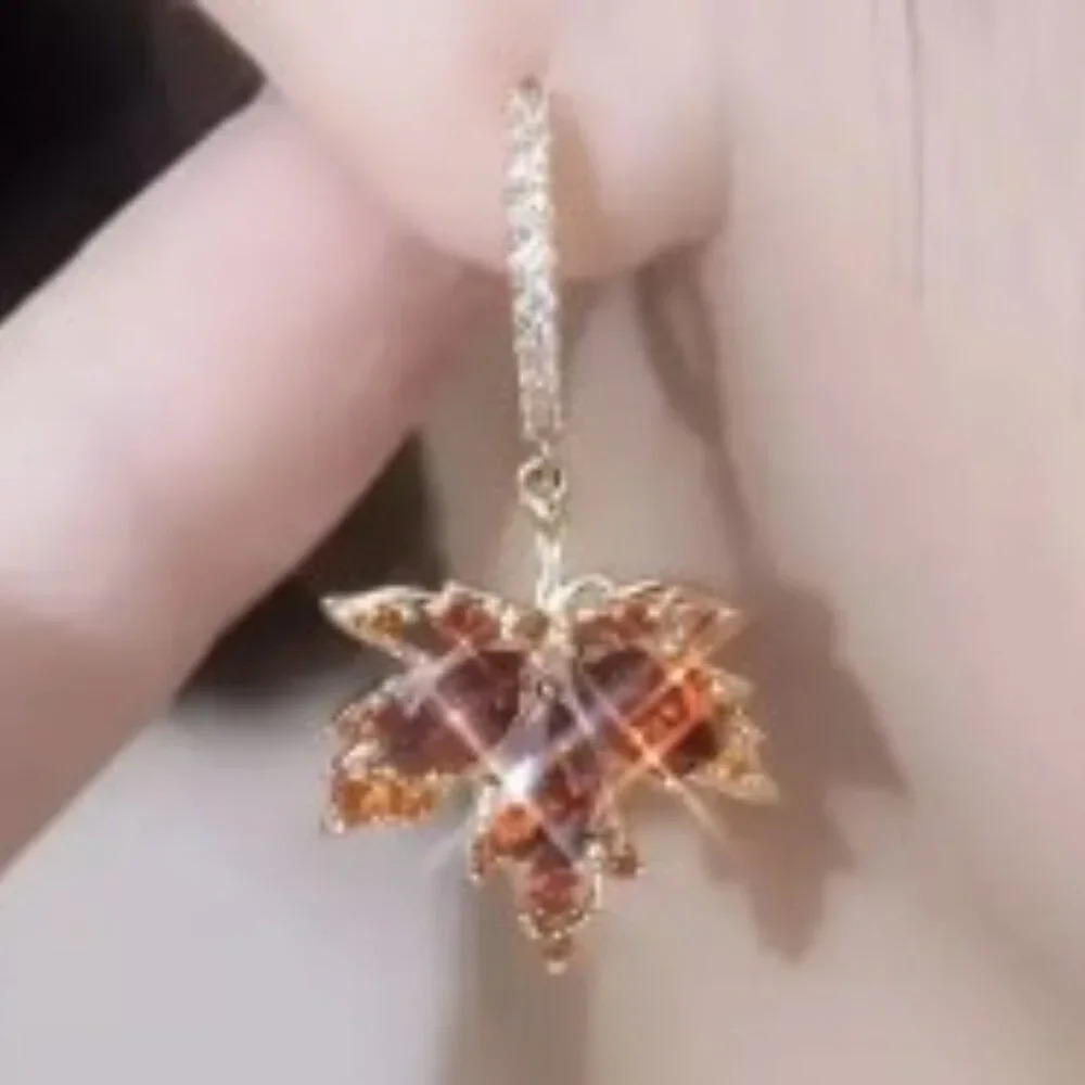 Maple Leaf Dangle Earrings with Sparkling Zirconia 925 Silver Ear Needle - Picture 2 of 3